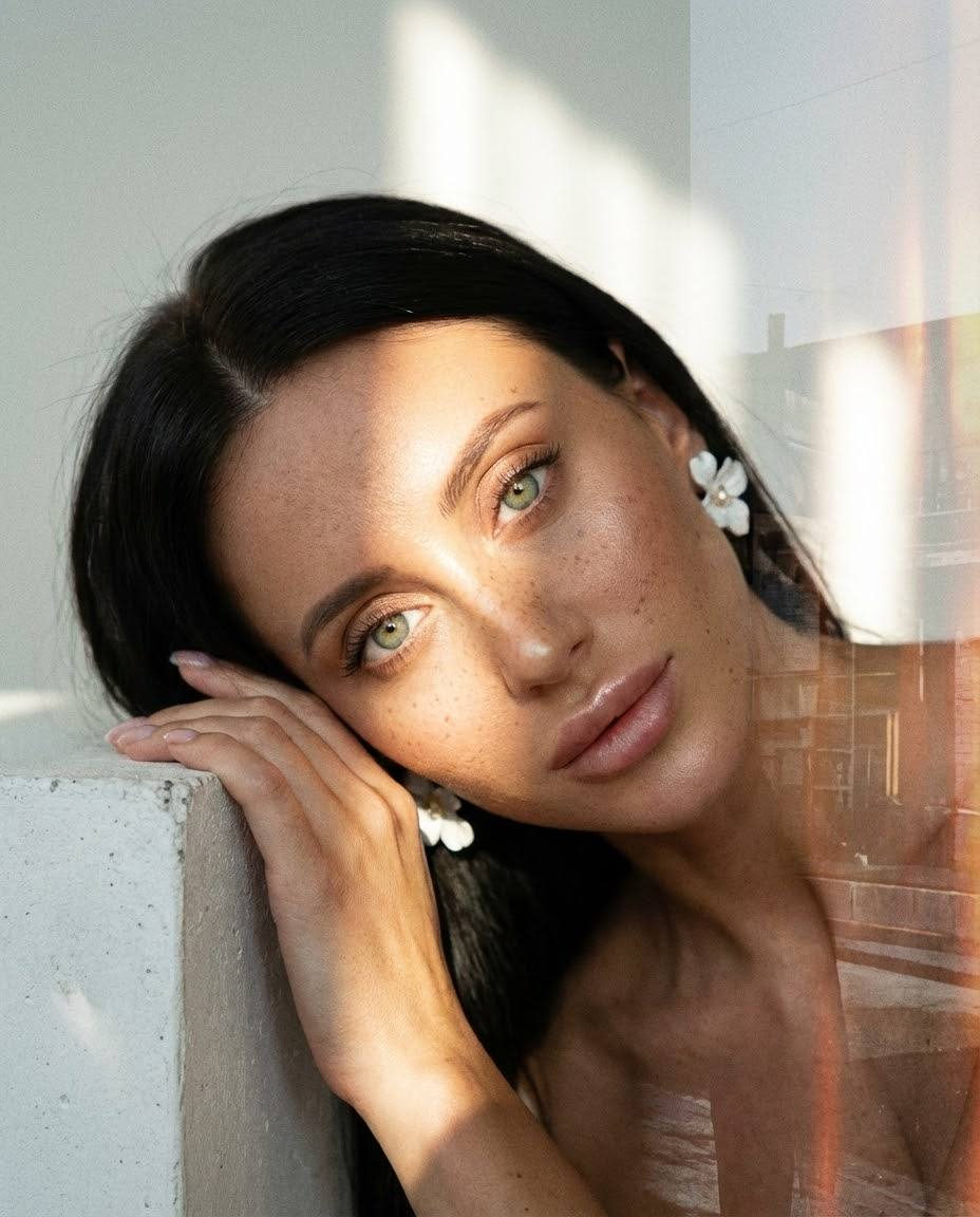 Sunlit Floral Contemplation