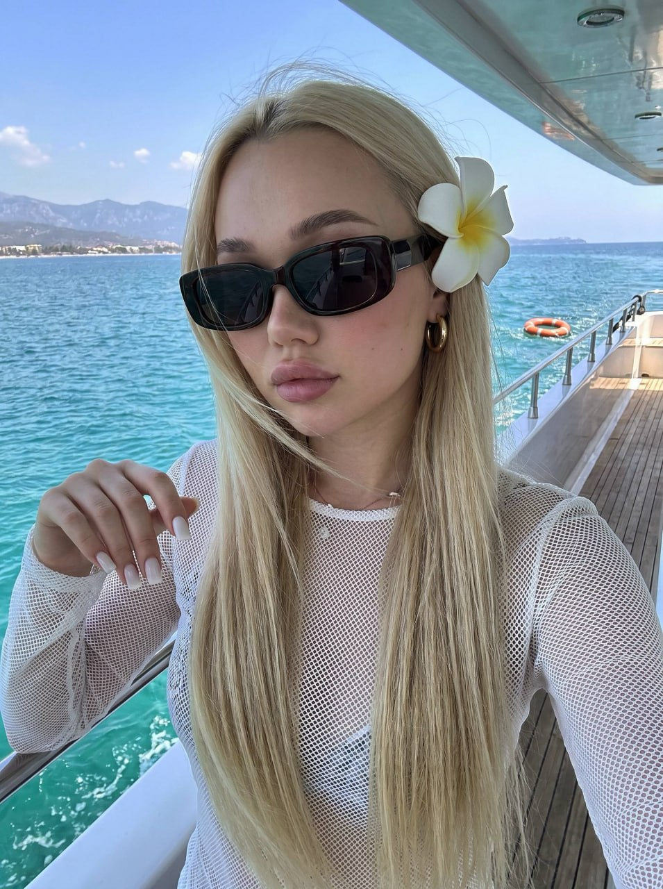 Yacht Seascape Selfie