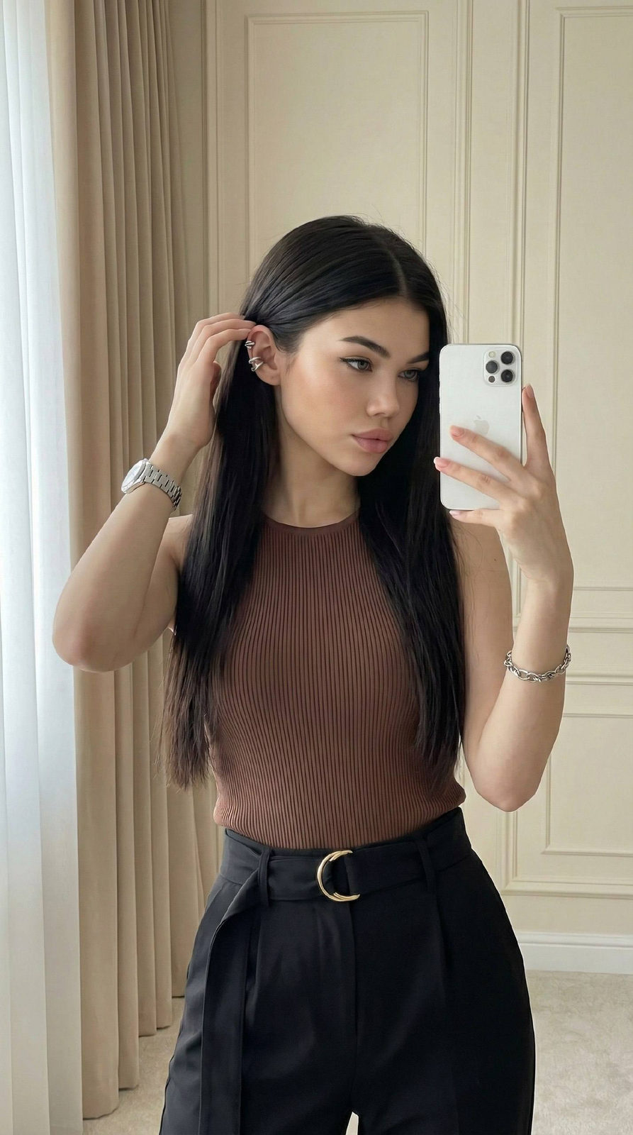 Minimalist Chic Selfie