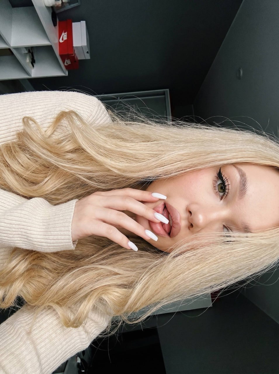 Candid Horizontal Hair-Veil