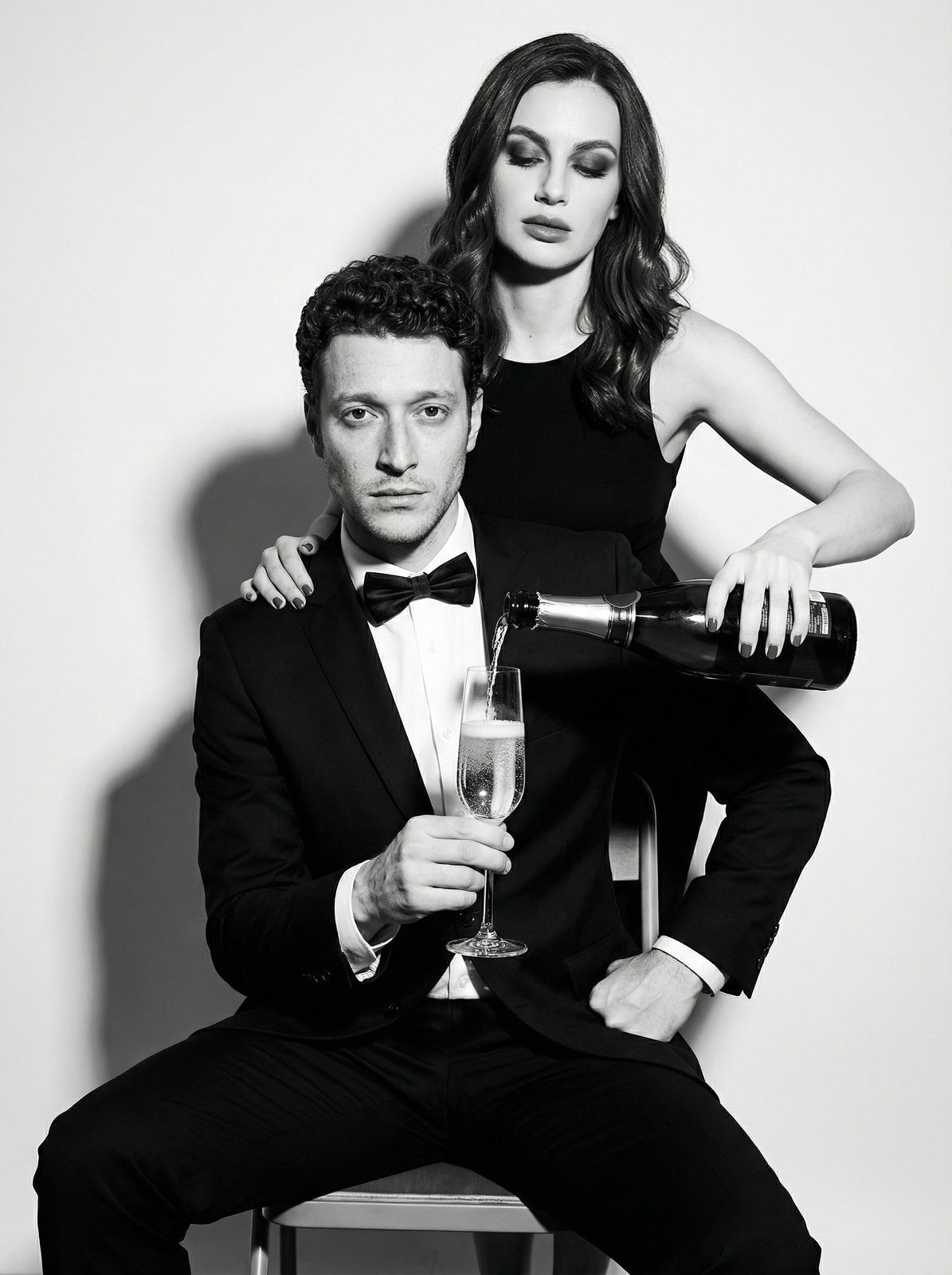 Monochrome Graphic Bond