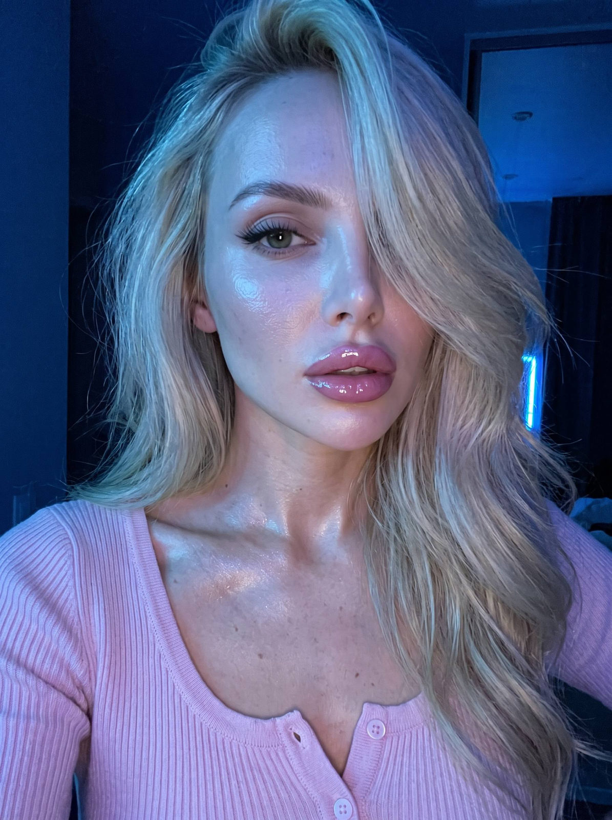 Blue Neon Dewy Selfie