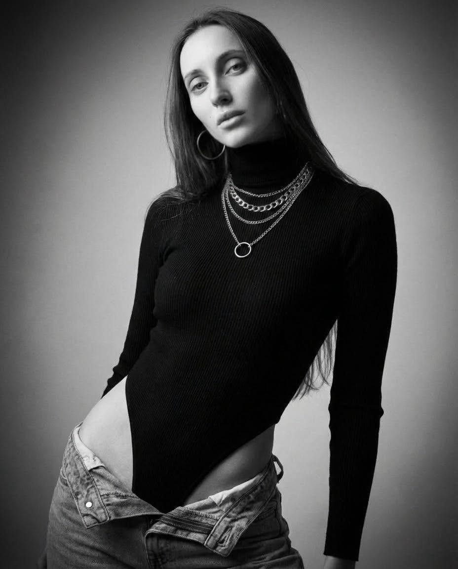 Monochrome Ribbed Authority