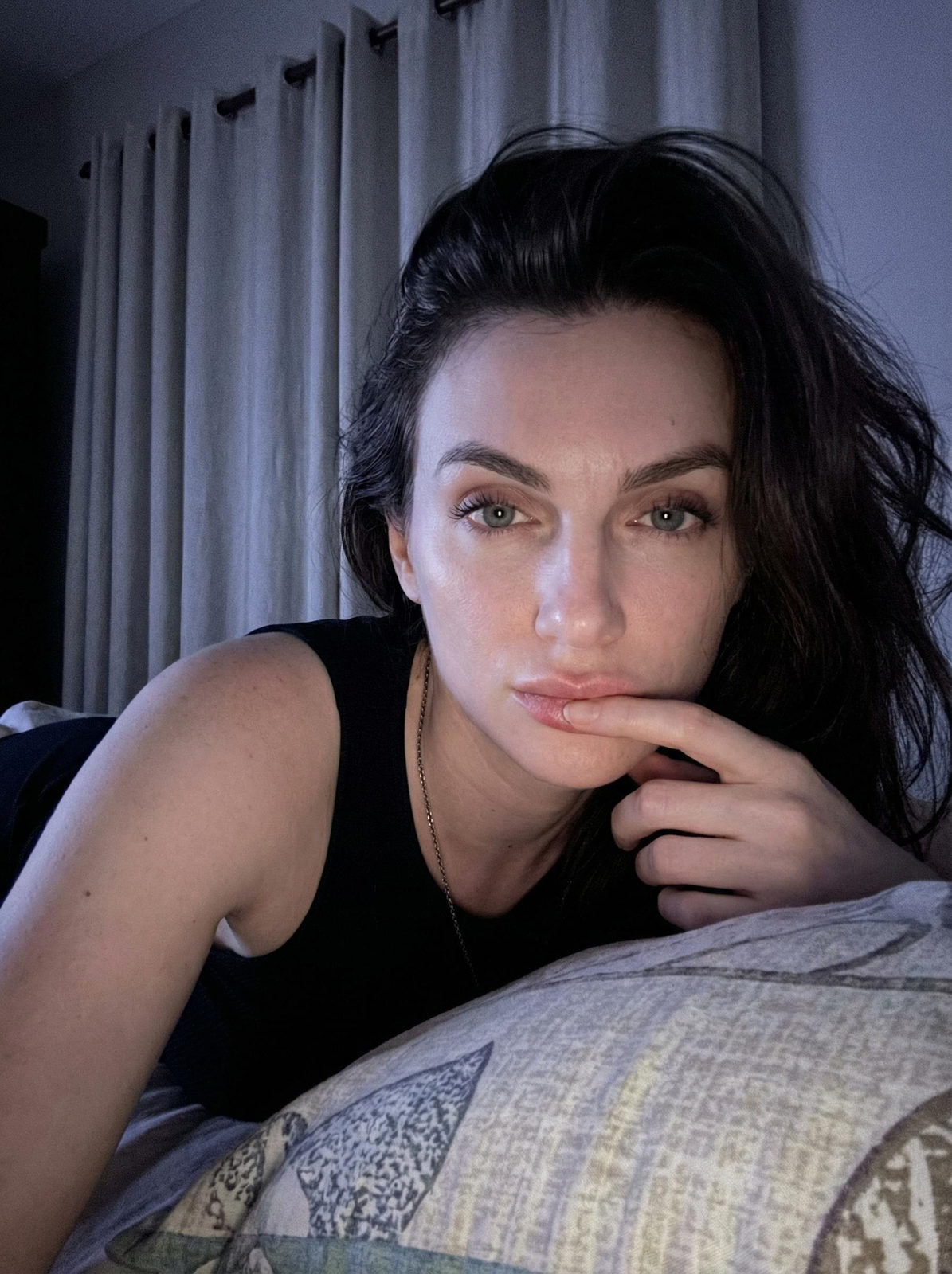 Screen Light Pillow Selfie