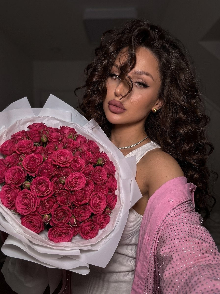 Candid Rose Bouquet Selfie