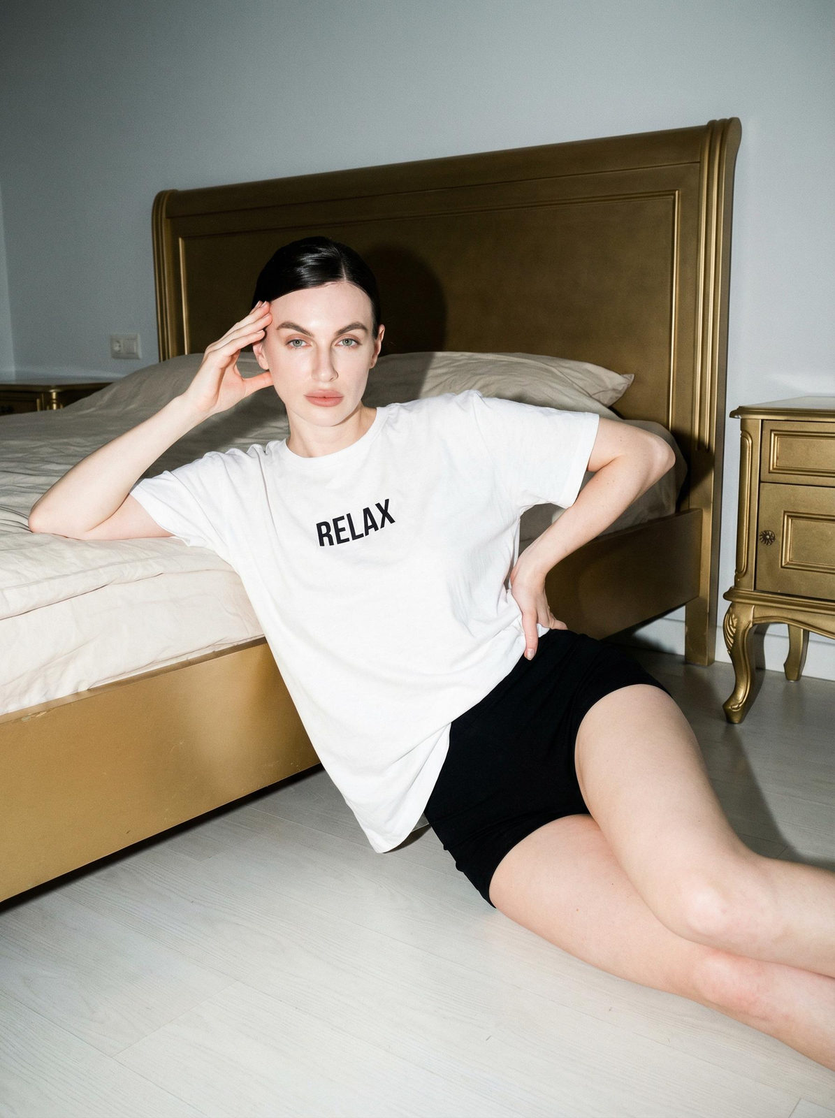 Oversized Tee Floor Recline